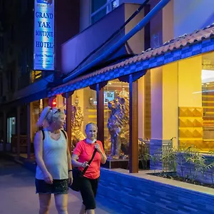 Grand Yak Boutique Катманду